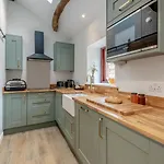 1 Bed In Oc-r32933